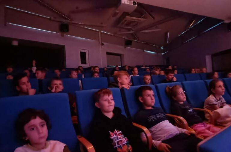 Spektakl „Eko Show – Chmurka, Profesorek i Smogowa Misja”